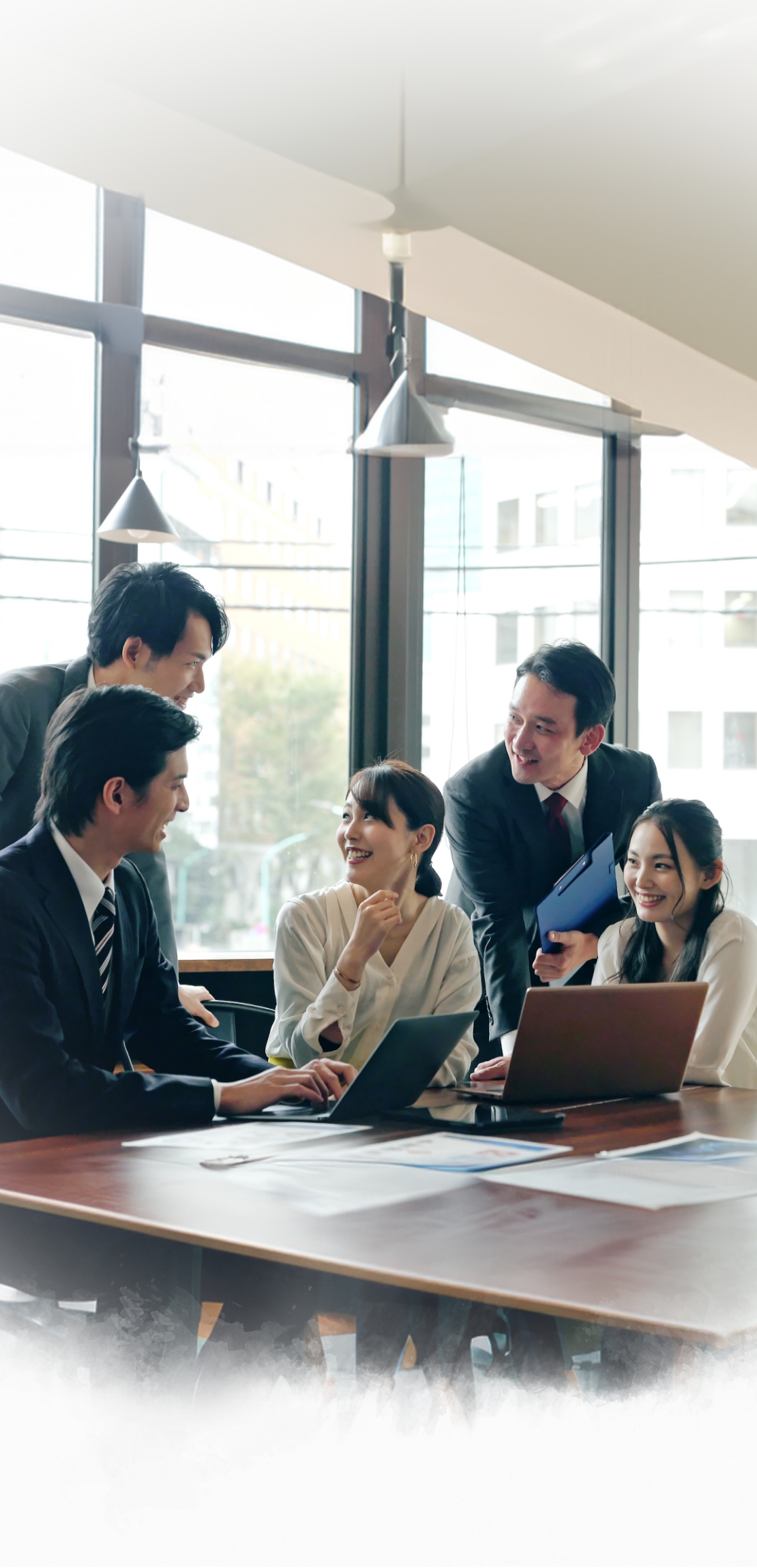 働くすべての人とその家族、組織を元気にしたい 私たちは、全ての人の成長の可能性を信じています。
